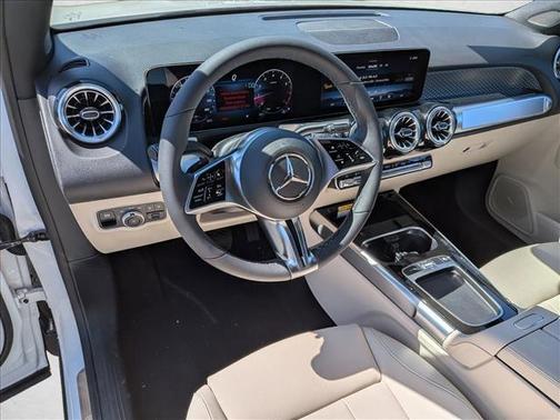 Polar White 2026 Mercedes-Benz GLB 250 4MATIC