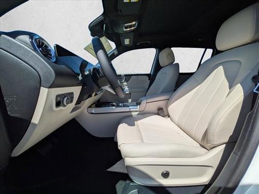 Polar White 2026 Mercedes-Benz GLB 250 4MATIC