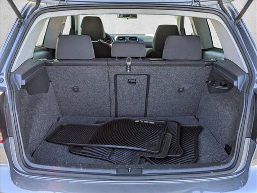 2011 Volkswagen Golf 2.5L 2-Door