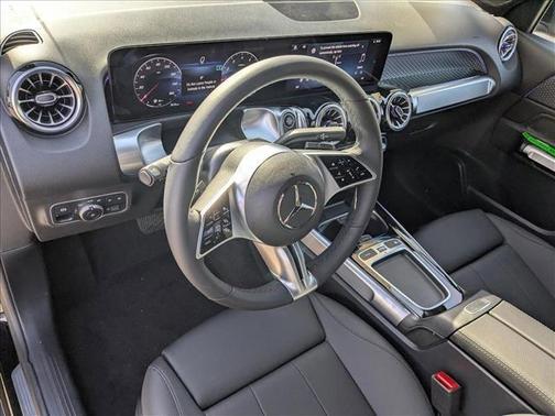 2025 Mercedes-Benz GLB 250 4MATIC