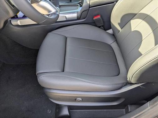 2025 Mercedes-Benz GLB 250 4MATIC