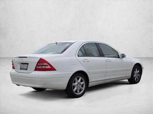 2002 Mercedes-Benz C-Class 4dr Sdn 2.6L