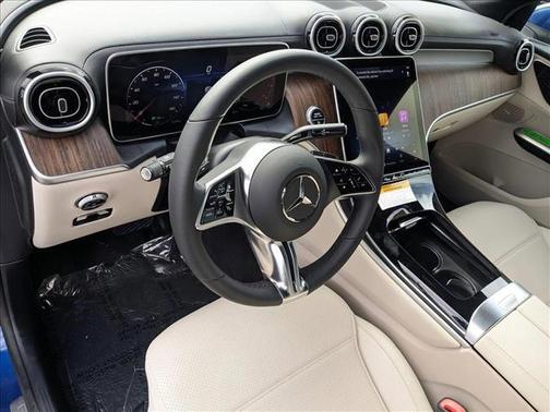 2025 Mercedes-Benz GLC 300 4MATIC