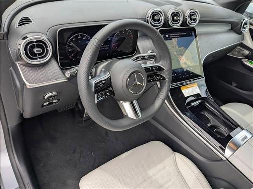 2025 Mercedes-Benz GLC 300 4MATIC