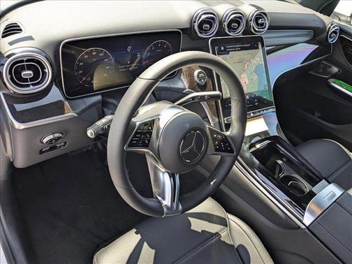 2025 Mercedes-Benz GLC 300 4MATIC