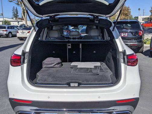 2025 Mercedes-Benz GLC 350e Base