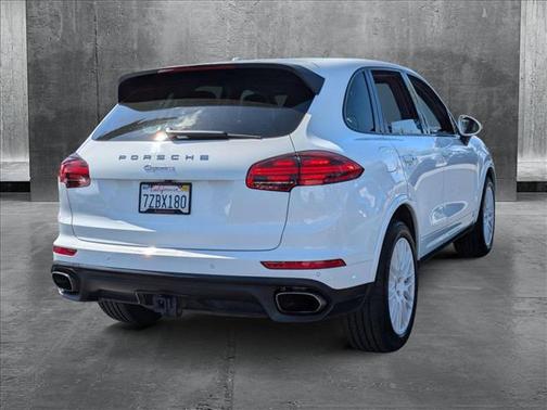 2017 Porsche Cayenne Platinum Edition