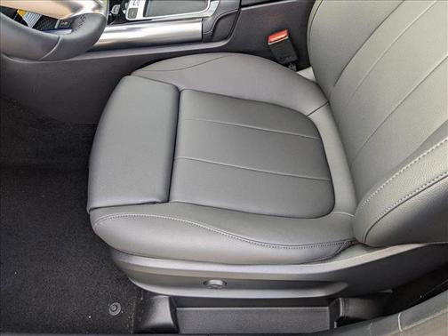 2025 Mercedes-Benz GLA 250 Base