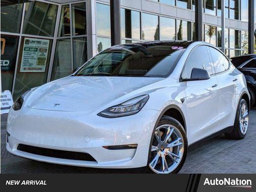 2022 Tesla Model Y Long Range Dual Motor All-Wheel Drive
