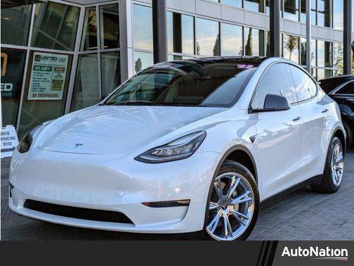 2022 Tesla Model Y Long Range Dual Motor All-Wheel Drive