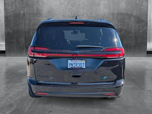 2021 Chrysler Pacifica Hybrid Limited