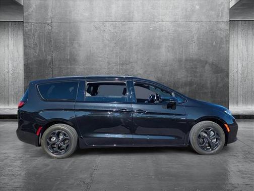2021 Chrysler Pacifica Hybrid Limited