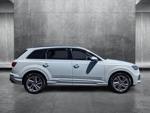 2022 Audi Q7 55 Prestige