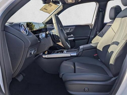 Polar White 2026 Mercedes-Benz GLB 250 Base