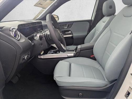 Polar White 2026 Mercedes-Benz GLB 250 4MATIC