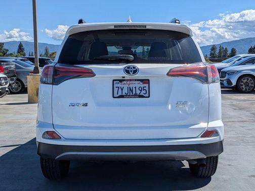 Super White 2017 Toyota RAV4 XLE