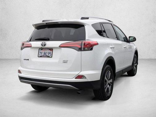 Super White 2017 Toyota RAV4 XLE