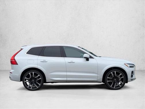 2022 Volvo XC60 B6 Inscription