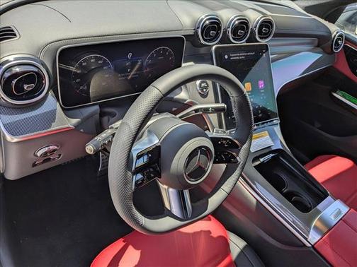 2025 Mercedes-Benz GLC 300 4MATIC