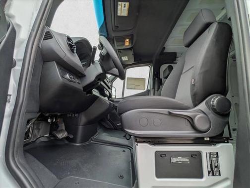2025 Mercedes-Benz Sprinter 2500 Standard Roof