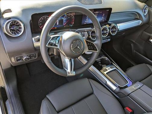 2025 Mercedes-Benz GLB 250 4MATIC