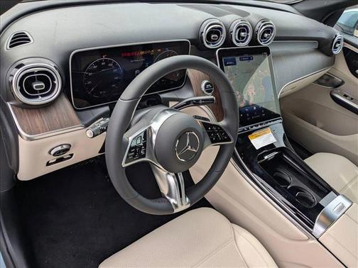 2025 Mercedes-Benz GLC 350e Base