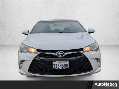 Blizzard Pearl 2016 Toyota Camry SE