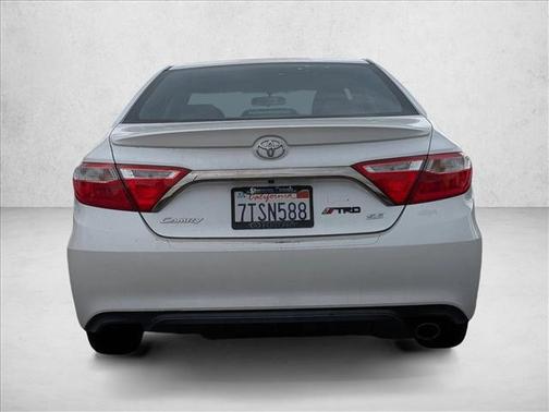 Blizzard Pearl 2016 Toyota Camry SE
