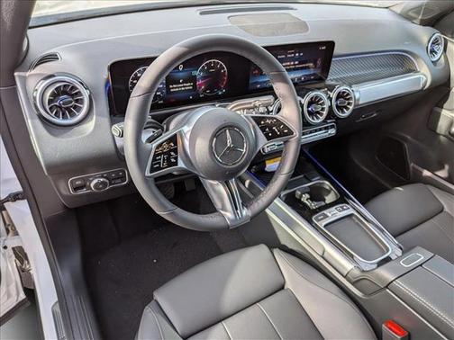 Polar White 2026 Mercedes-Benz GLB 250 4MATIC