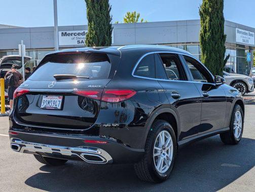 2025 Mercedes-Benz GLC 300 4MATIC