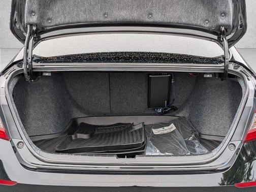 Crystal Black Pearl 2022 Honda Accord Hybrid Sport