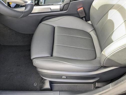 2025 Mercedes-Benz GLB 250 Base