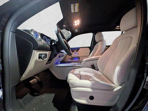 Night Black 2026 Mercedes-Benz GLB 250 4MATIC