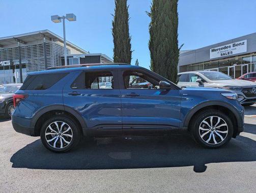 2022 Ford Explorer ST-Line