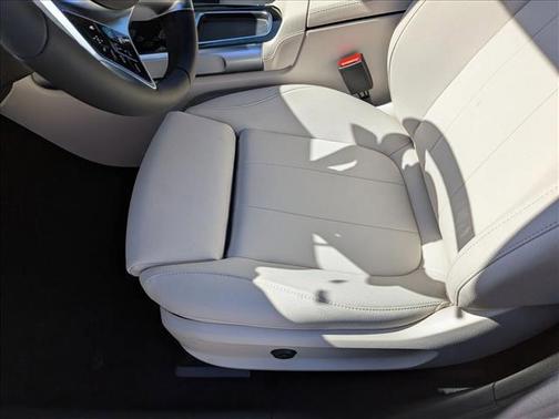 2025 Mercedes-Benz EQB 250 Base