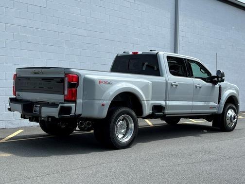 2025 Ford F-450 Platinum