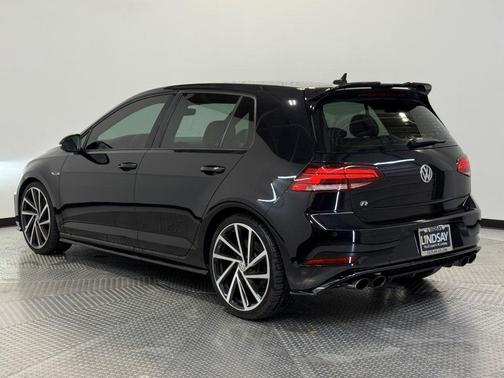2018 Volkswagen Golf R 2.0T w/DCC & Navigation