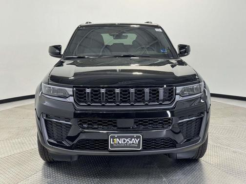 Diamond Black 2026 Jeep Grand Cherokee Laredo