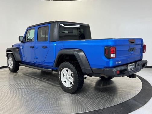 2020 Jeep Gladiator Sport