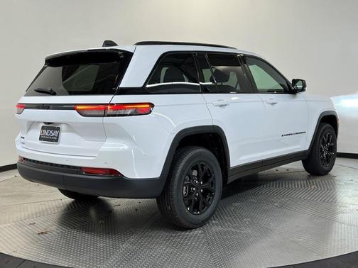 2025 Jeep Grand Cherokee Laredo