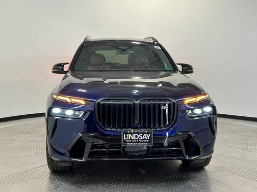 2023 BMW X7 M60i