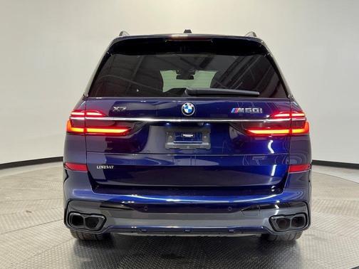 2023 BMW X7 M60i
