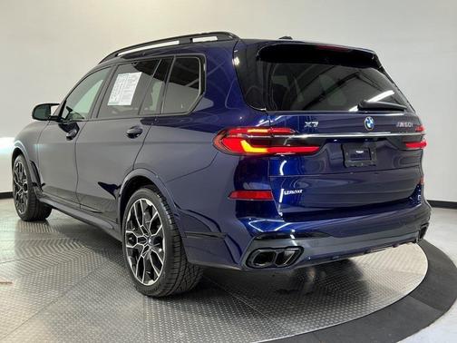 2023 BMW X7 M60i