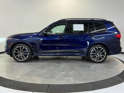 2023 BMW X7 M60i
