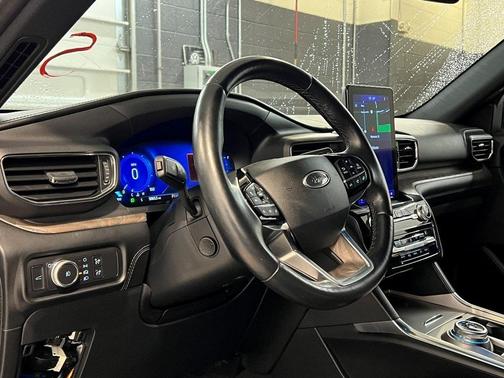 2021 Ford Explorer Platinum