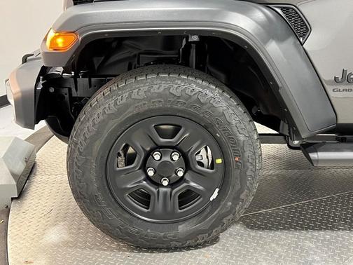 2025 Jeep Gladiator Sport