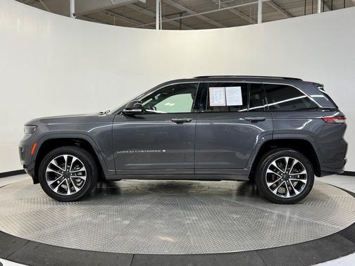 2022 Jeep Grand Cherokee Overland