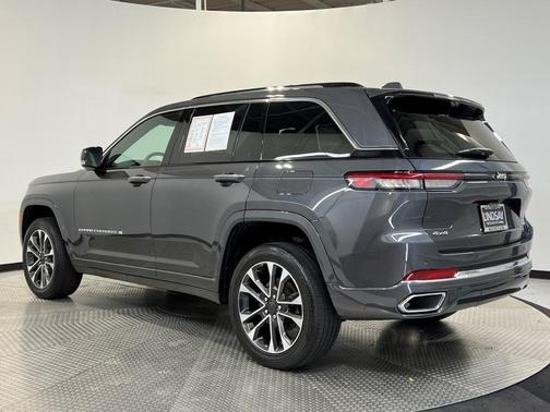 2022 Jeep Grand Cherokee Overland