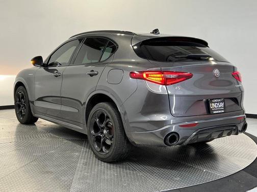 2022 Alfa Romeo Stelvio Veloce