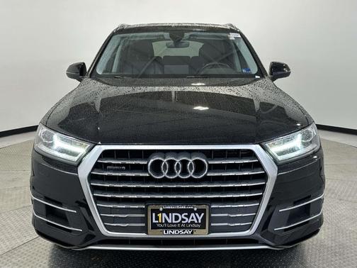 Orca Black Metallic 2019 Audi Q7 45 Premium